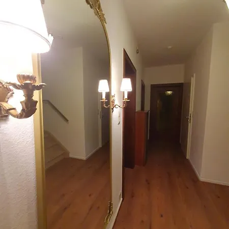 An Der Universitaetsklinik Mainz. Sehr Zentral ホームステイ *