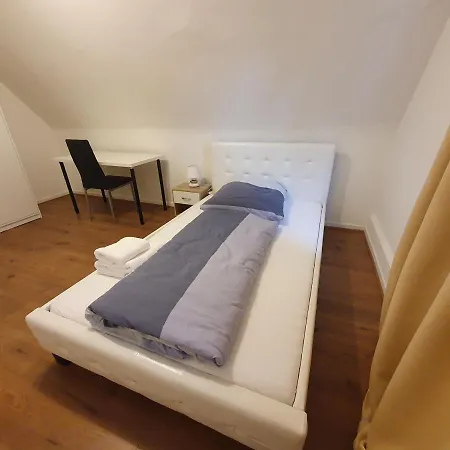 An Der Universitaetsklinik Mainz. Sehr Zentral ホームステイ *