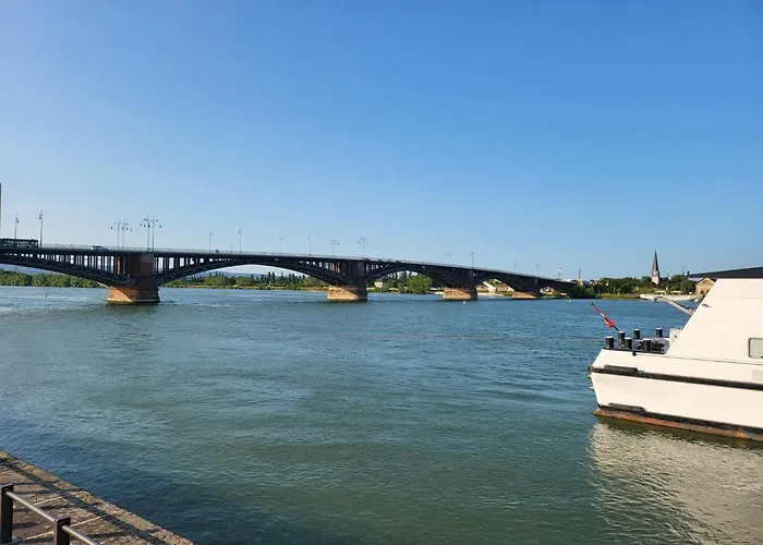 An Der Universitaetsklinik Mainz. Sehr Zentral Rum i privatbostad